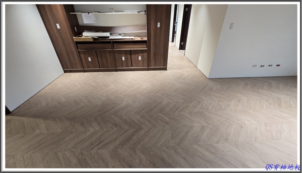 114/11/21 台北市中正區杭州南路 魚骨系列 IPA-4160 魚骨拼杏色橡木