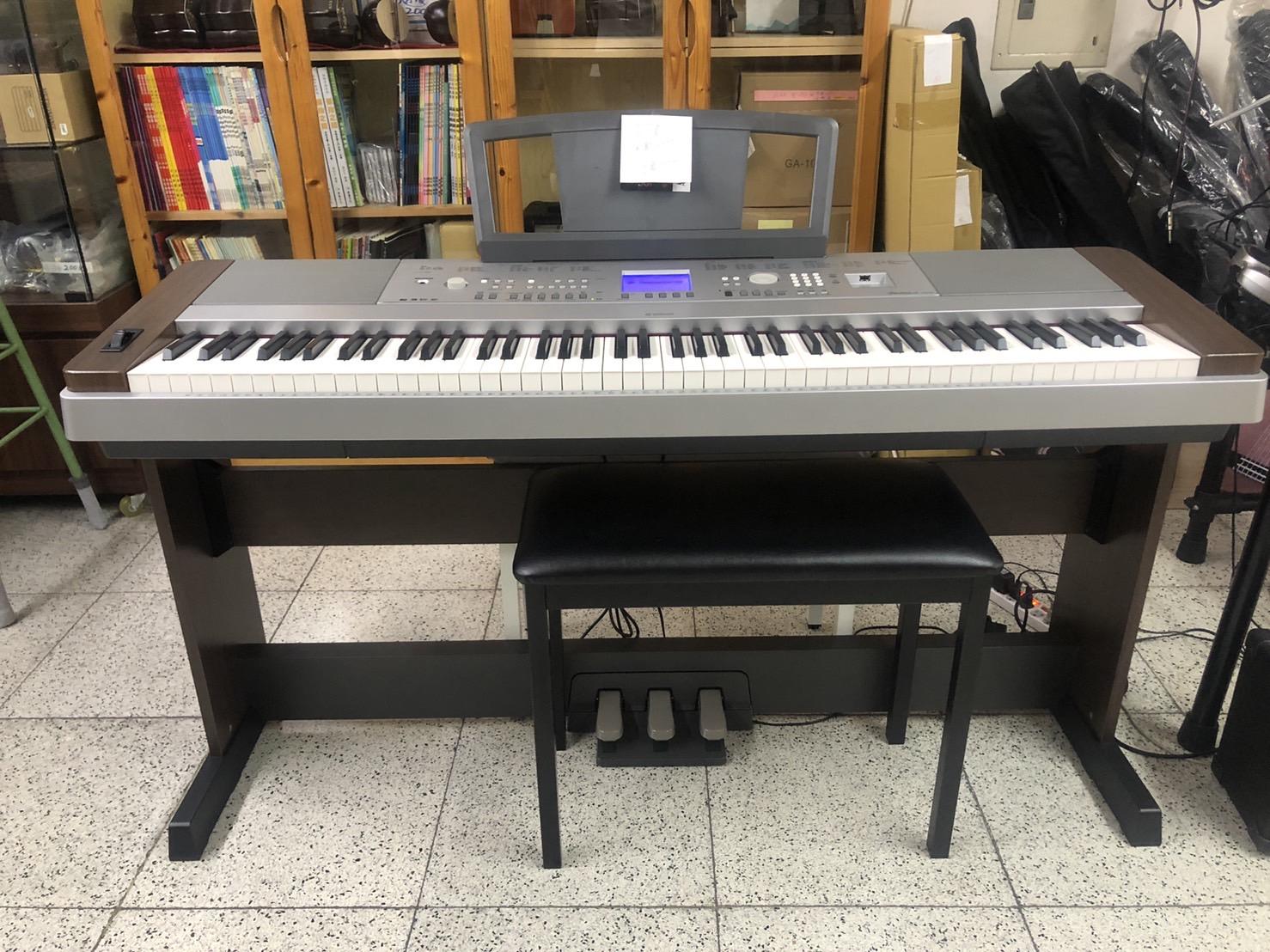 二手電鋼琴  YAMAHA   DGX-640 電鋼琴  九成新  特價中  免運