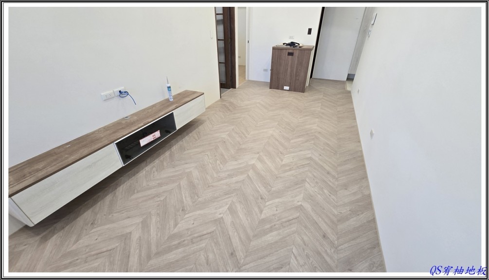 114/9/24 新北市三重區穀保街 魚骨系列IPA-4159魚骨拼米色橡木 繆思系列MUS-5494綠植砂岩