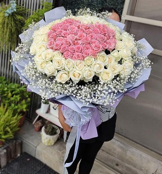 《真心愛你》99朵心型雙色玫瑰大型包裝情人節花束