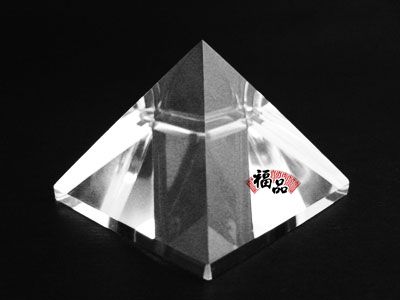 白水晶金字塔