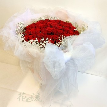 《嫁給我》99朵紅玫瑰滿天星求婚花束