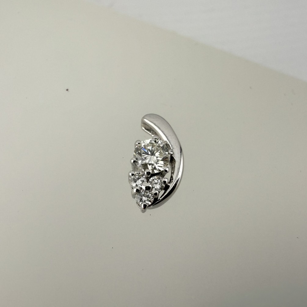 天然鑽石墜子 0.32ct/L/VVS/車工完美 配鑽約0.2ct 18K白金 F0491