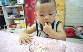 幸福米寶泡芙餅乾原味及新口味甜薯的試吃分享喔!!