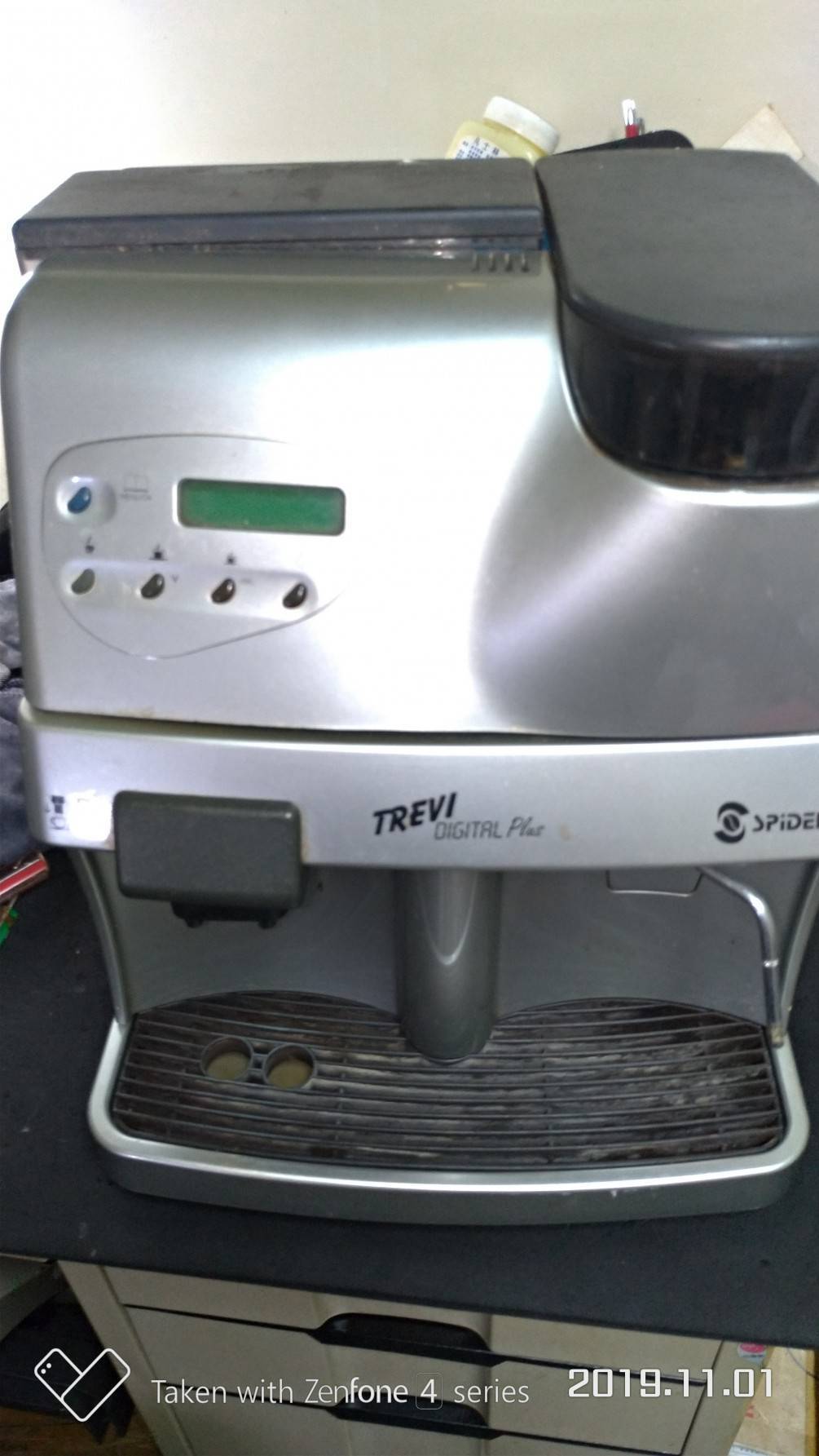 (台中Saeco,trevl)無法磨豆 ，沖泡咖啡，大保養，刀組更新處理