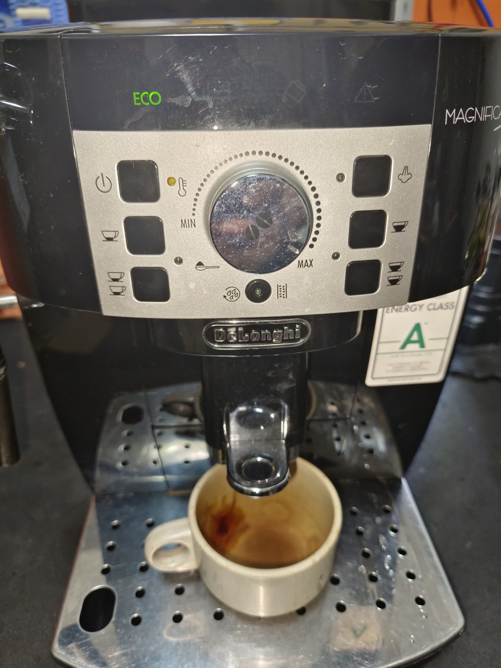 迪郎奇-4000-全自動咖啡機 開機無法出水咖啡。零件更新維修保養