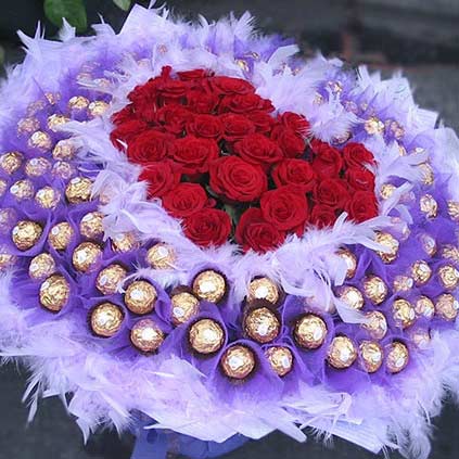 《愛情甜蜜久久》心型玫瑰99朵金莎求婚花束