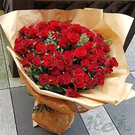 代客送花《熾熱的愛》田園自然風99朵紅玫瑰求婚花束