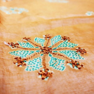 印度繡花桌布 桌巾 掛布 墊布 (含四角綴飾) 橘/黃