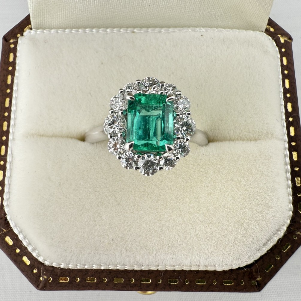 天然哥倫比亞祖母綠鑽戒 1.05ct 配鑽12P-0.54ct 18K白金 n1430