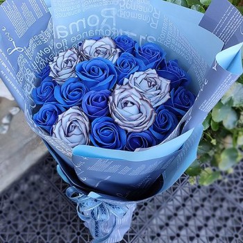 【特價花束】-《奔向愛情》藍色香皂玫瑰花束