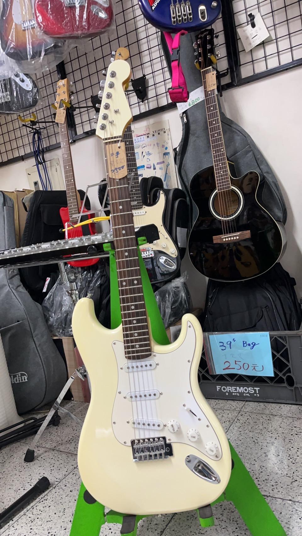 二手電吉他  8成新   中古電吉他  特價中   免運
