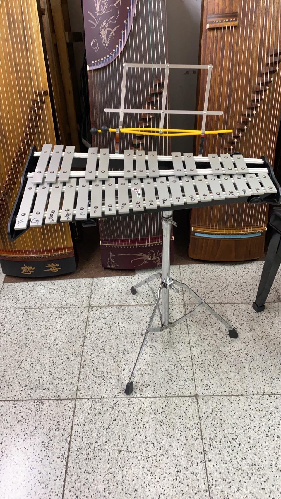 32音鐵琴 +架   台灣製   二手樂器  很新      
