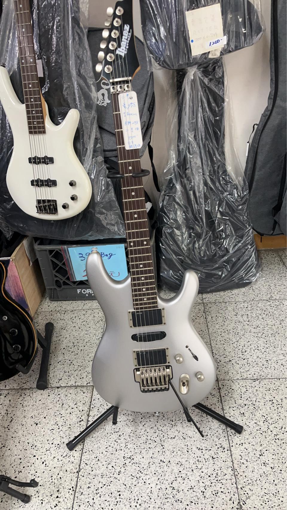 Ibanez 二手電吉他 演奏琴    中古電吉他  銀色 特價中   免運  感謝各大媒體爭鋒報導優良商家  海洋樂器