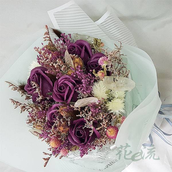 《心蕩漾》紫玫瑰皂花+粉彩乾燥花束