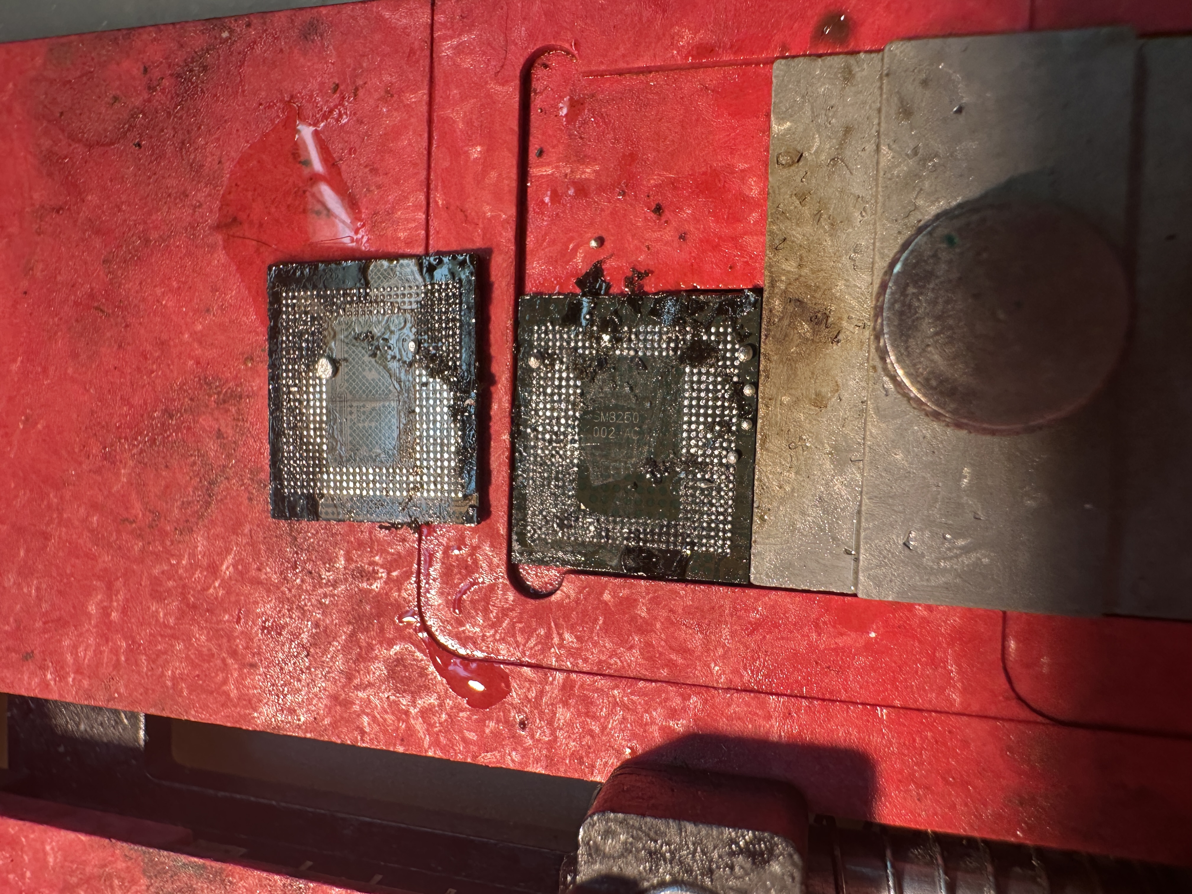 iPhone主機板CPU解焊與晶片級維修