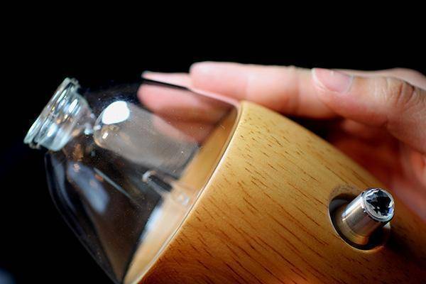 http://60.249.71.46/~webtech/web/201400414/archive/Trillia_BEEVEY_handmade_wood_essential_oil_diffuser_p9.jpg