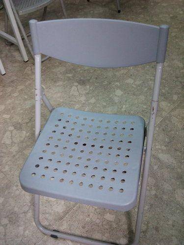 ￭ 這椅子是要捐助項目…院裡的很多椅子都鏽了…